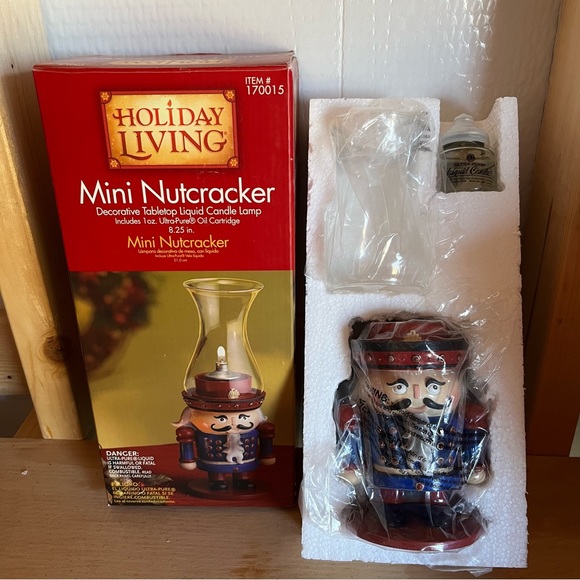 New! Mini Nut Cracker Decorative Tabletop Liquid Candle Lamp - Picture 1 of 5